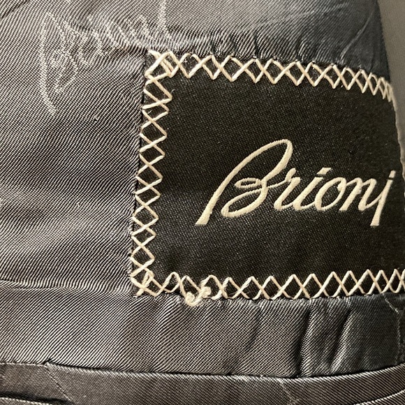 Brioni Black Tuxedo Satin Peak Lapel - Picture 2 of 3